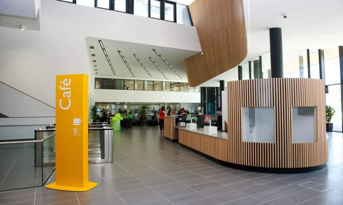 Twin English Centres - Dublin - Image 3