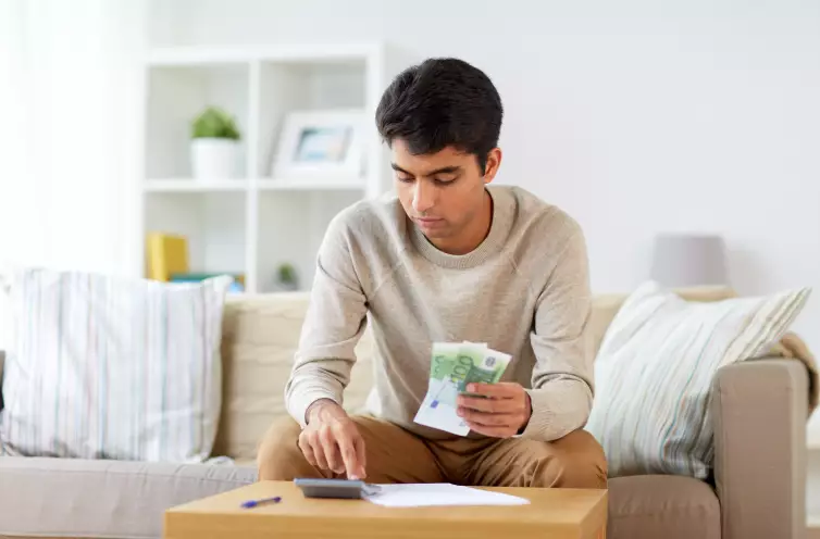 Living Expenses in UK Living Expenses in UK