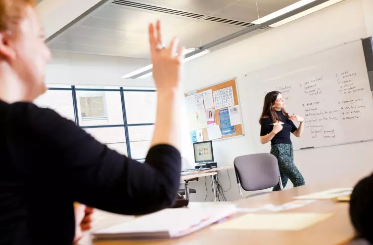 شروط دراسة اللغة الإنجليزية في بريطانيا شروط دراسة اللغة الإنجليزية في بريطانيا