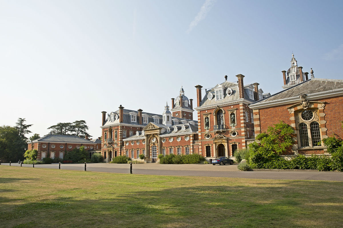Bell Intensive English Diploma Plus Smart Projects - London Bell Intensive English Diploma Plus Smart Projects - London
