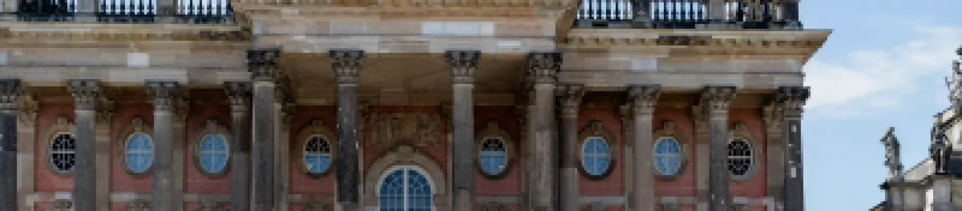 International Doctorate for Experimental Approaches to Language and Brain (IDEALAB)