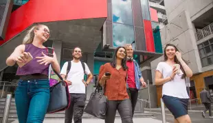 جامعة سوينبرن للتكنولوجيا جامعة سوينبرن للتكنولوجيا