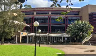 University of Wollongong University of Wollongong